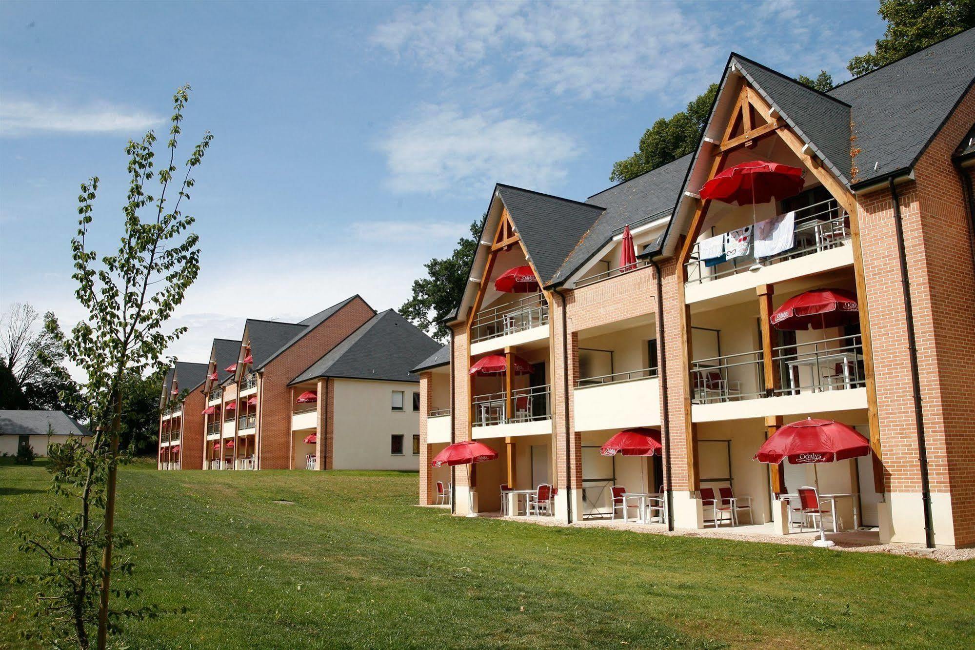 Le Chateau De Pretreville La Rivière-Saint-Sauveur Exteriör bild